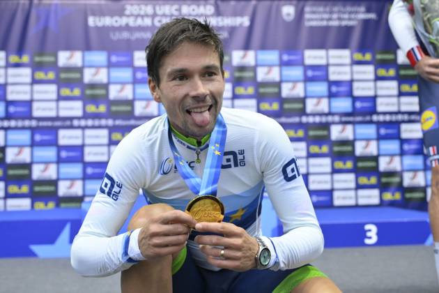 UEC 2026 Road European Championships Ljubljana 07 10 2026 SENCUR, SLOVENIA - OCTOBER 07 : gold medal Roglic Primoz (SLO) pictured during the podium ceremony of the Men Elite Individual Time Trial at the 2026 UEC Road European Championships. An UCI Continental Championships time trial cycling race with start and finish in Sencur on October 7, 2026 in Sencur, Slovenia, 07 10 2026 Sencur Slovenia  Copyright: xJanxDexMeuleneirx