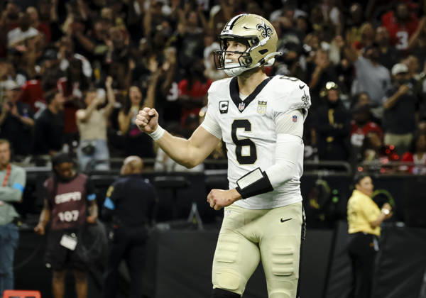 NEW ORLEANS, LA - OCTOBER 05: Tyler Shough 6 of the New Orleans Saints celebrates after a touchdown against the Atlanta Falcons during the first half of a game at Caesars Superdome on October 5, 2026, in New Orleans, Louisiana. (Photo by Derick Hingle Icon Sportswire) NFL, American Football Herren, USA OCT 05 Falcons at Saints EDITORIAL USE ONLY Icon12626105017