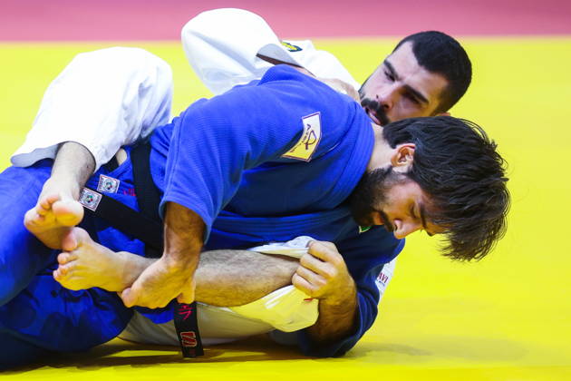 AZERBAIJAN, BAKU - OCTOBER 7, 2026: Zelim Tckaev (back) of Azerbaijan and Tato Grigalashvili of Georgia compete in their -81 kg bout as part of the 2026 World Judo Championships at the National Gymnastics Arena 2026 World Judo Championships In Baku - ZUMAt113 20261007_zaa_t113_494 Copyright: xMikhailxSinitsynx