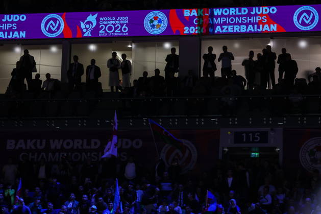 AZERBAIJAN, BAKU - OCTOBER 7, 2026: Members of the audiene during a -81 kg bout as part of the 2026 World Judo Championships at the National Gymnastics Arena. Mikhail Sinitsyn TASS  98918062