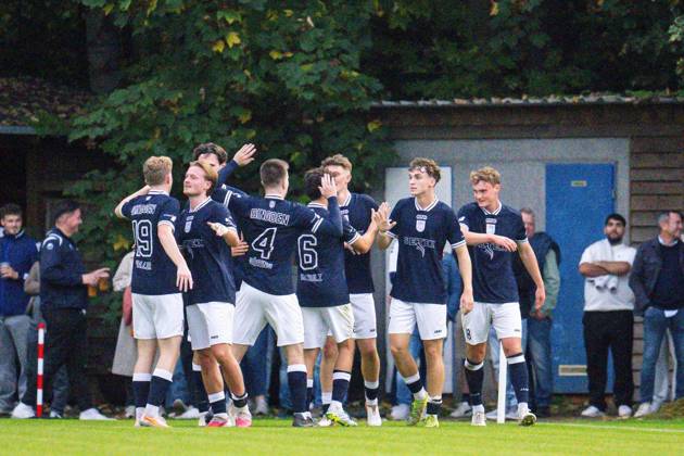 Niederrheinpokal SV Blau-Weiß Dingden - MSV Duisburg ** NUR FÜR REDAKTIONELLE ZWECKE ** EDITORIAL USE ONLY **<p>Fußball Niederrheinpokal SV Blau-Weiß Dingden - MSV Duisburg am 07.10.26 am Sportplatz am Höingsweg in Hamminkeln Torjubel zum 1:0 durch Fabrice Kempe Duisburg Copyright: JakobxKlos