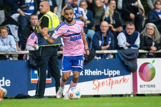 Niederrheinpokal SV Blau-Weiß Dingden - MSV Duisburg ** NUR FÜR REDAKTIONELLE ZWECKE ** EDITORIAL USE ONLY **<p>Fußball Niederrheinpokal SV Blau-Weiß Dingden - MSV Duisburg am 07.10.26 am Sportplatz am Höingsweg in Hamminkeln Ramien Safi ( Duisburg ) Duisburg Copyright: JakobxKlos