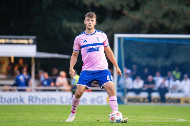 Niederrheinpokal SV Blau-Weiß Dingden - MSV Duisburg ** NUR FÜR REDAKTIONELLE ZWECKE ** EDITORIAL USE ONLY **<p>Fußball Niederrheinpokal SV Blau-Weiß Dingden - MSV Duisburg am 07.10.26 am Sportplatz am Höingsweg in Hamminkeln Ben Schlicke ( Duisburg ) Duisburg Copyright: JakobxKlos