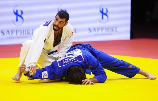 AZERBAIJAN, BAKU - OCTOBER 7, 2026: Tato Grigalashvili (L) of Georgia and Zelim Tckaev of Azerbaijan compete in their -81 kg bout as part of the 2026 World Judo Championships at the National Gymnastics Arena 2026 World Judo Championships In Baku - ZUMAt113 20261007_zaa_t113_525 Copyright: xMikhailxSinitsynx