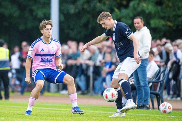 Niederrheinpokal SV Blau-Weiß Dingden - MSV Duisburg ** NUR FÜR REDAKTIONELLE ZWECKE ** EDITORIAL USE ONLY **<p>Fußball Niederrheinpokal SV Blau-Weiß Dingden - MSV Duisburg am 07.10.26 am Sportplatz am Höingsweg in Hamminkeln Patrick Sussek ( Duisburg ) Duisburg Copyright: JakobxKlos