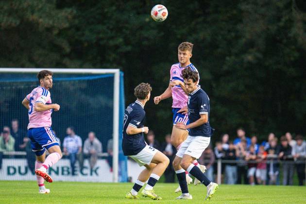 Niederrheinpokal SV Blau-Weiß Dingden - MSV Duisburg ** NUR FÜR REDAKTIONELLE ZWECKE ** EDITORIAL USE ONLY **<p>Fußball Niederrheinpokal SV Blau-Weiß Dingden - MSV Duisburg am 07.10.26 am Sportplatz am Höingsweg in Hamminkeln Ben Schlicke ( Duisburg ) Duisburg Copyright: JakobxKlos