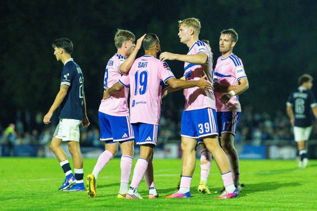 Niederrheinpokal SV Blau-Weiß Dingden - MSV Duisburg ** NUR FÜR REDAKTIONELLE ZWECKE ** EDITORIAL USE ONLY **<p>Fußball Niederrheinpokal SV Blau-Weiß Dingden - MSV Duisburg am 07.10.26 am Sportplatz am Höingsweg in Hamminkeln Torjubel zum 1:2 durch Can Coskun( Duisburg ) Duisburg Copyright: JakobxKlos