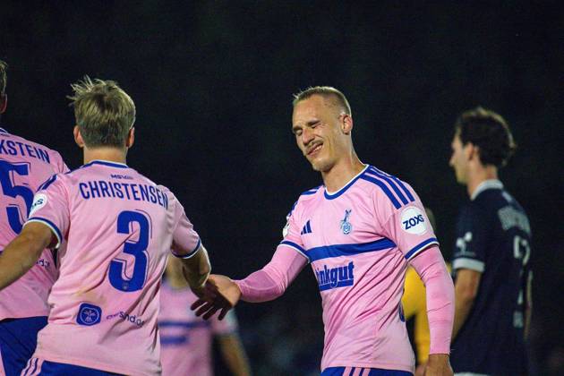 Niederrheinpokal SV Blau-Weiß Dingden - MSV Duisburg ** NUR FÜR REDAKTIONELLE ZWECKE ** EDITORIAL USE ONLY **<p>Fußball Niederrheinpokal SV Blau-Weiß Dingden - MSV Duisburg am 07.10.26 am Sportplatz am Höingsweg in Hamminkeln Torjubel zum 1:1 durch Florian Krüger ( Duisburg ) Duisburg Copyright: JakobxKlos