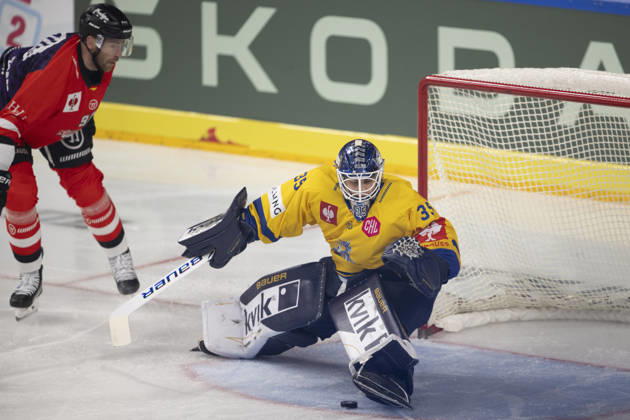 CHL; Kölner Haie - Herning Blue Fox; Köln, 07.10.2026 Marcel Noebels (Kölner Haie, Sturm, 92); Janis Fecers (Herning Blue Fox, Torwart, 35); CHL; Kölner Haie - Herning Blue Fox am 07.10.2026 in der Lanxessarena in Köln (Deutschland). Copyright: xBEAUTIFULxSPORTS AndreasxDickx