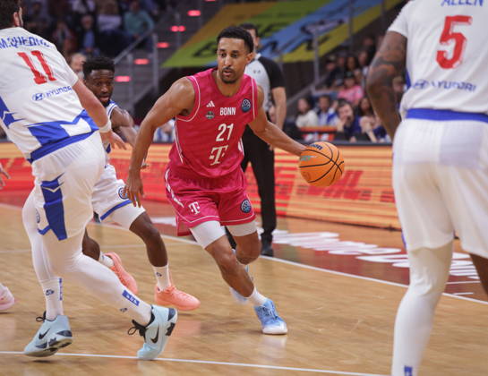Joel Aminu Telekom Baskets Bonn vs. FC Porto - Basketball Champions League BCL Foto: Jörn Wolter