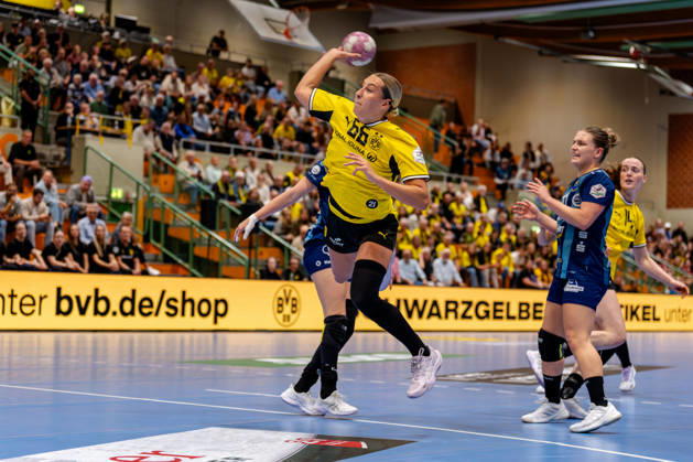 Dortmund, 07.10.2026, Handball, Damen, Alsco Handball Bundesliga Frauen, 5. Spieltag , BVB Borussia Dortmund - Buxtehuder SV Dana Bleckmann (BVB, 66) beim Torwurf Dortmund Sporthalle Wellinghofen NRW Germany