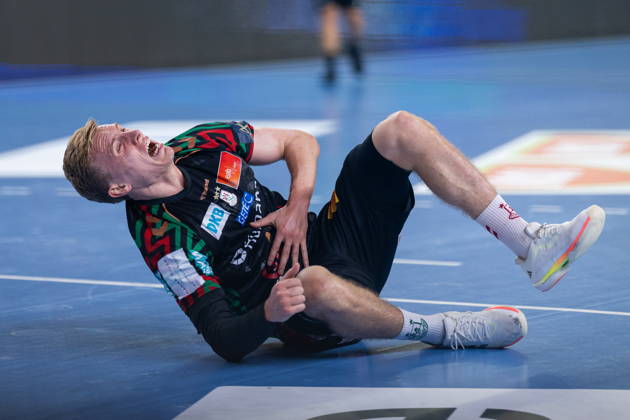 KIELCE, POLAND - OCTOBER 7: Gisli Thorgeir Kristjansson injury during the EHF Champions League Group F match between Industria Kielce nad SC Magdeburg at Hala Legionow on October 2, 2026 in Kielce, Poland --- Pilka reczna. EHF Liga Mistrzow. Industria Kielce - SC Magdeburg. (Photo by Igor Jakubowski Arena Akcji) NEWSPIX.PL --- newspix.pl