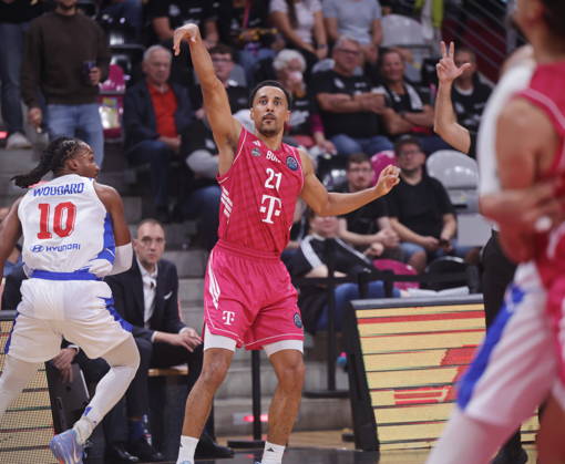 Joel Aminu Telekom Baskets Bonn vs. FC Porto - Basketball Champions League BCL Foto: Jörn Wolter