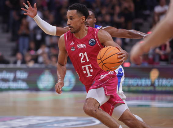 Joel Aminu Telekom Baskets Bonn vs. FC Porto - Basketball Champions League BCL Foto: Jörn Wolter