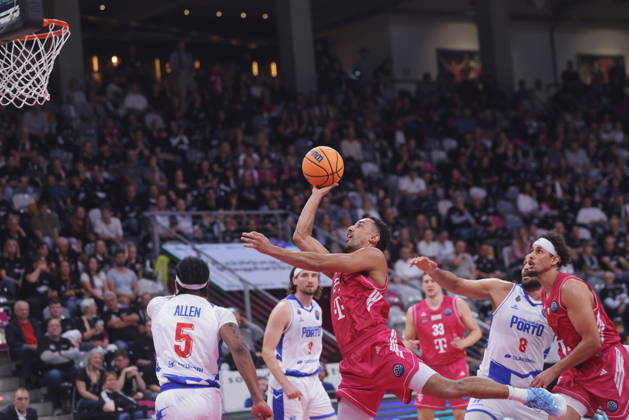 Joel Aminu Telekom Baskets Bonn vs. FC Porto - Basketball Champions League BCL Foto: Jörn Wolter