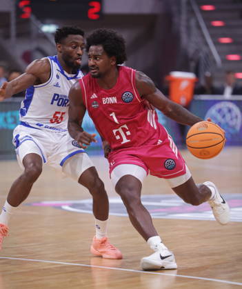 John-Michael Wright Telekom Baskets Bonn vs. FC Porto - Basketball Champions League BCL Foto: Jörn Wolter