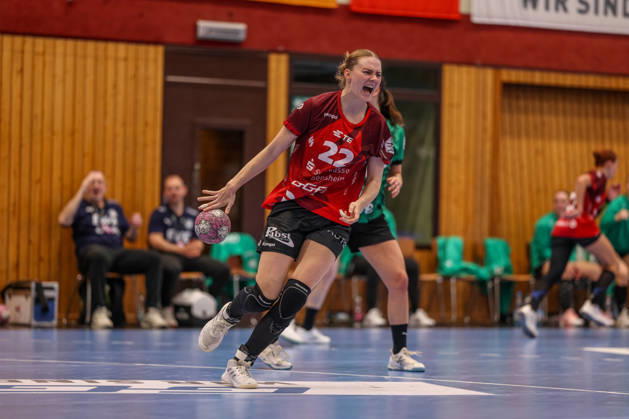 GER, Bensheim, HSG Bensheim Flames vs Vfl Oldenburg, Alsco Handball Bundesliga Frauen, Handball, DHB, Spielzeit 2026 2027, Weststadthalle Bensheim, 5. Spieltag im Bild v.l.: Mirja Lyngsö Jensen (Bensheim Flames 22) DFB DFL REGULATIONS PROHIBIT ANY USE OF PHOTOGRAPHS AS IMAGE SEQUENCES AND OR QUASI-VIDEO, 07.10.2026 Copyright: HMBxMedia HendrikxHamelau