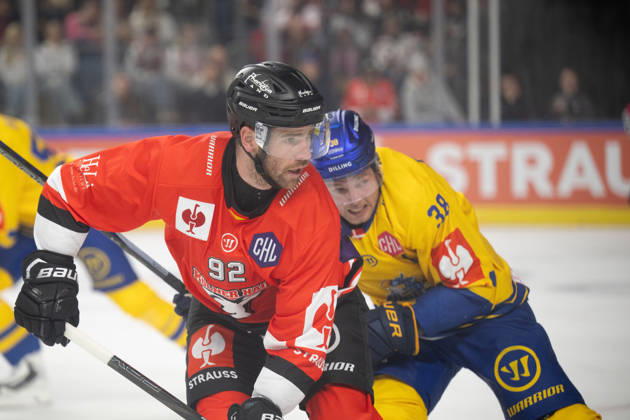 CHL; Kölner Haie - Herning Blue Fox ; Köln, 07.10.2026 Marcel Noebels (Kölner Haie, Sturm, 92); Morten Poulsen (Herning Blue Fox, Sturm, 38); CHL; Kölner Haie - Herning Blue Fox am 07.10.2026 in der LanxessArena in Köln (Deutschland). Copyright: xBEAUTIFULxSPORTS AndreasxDickx