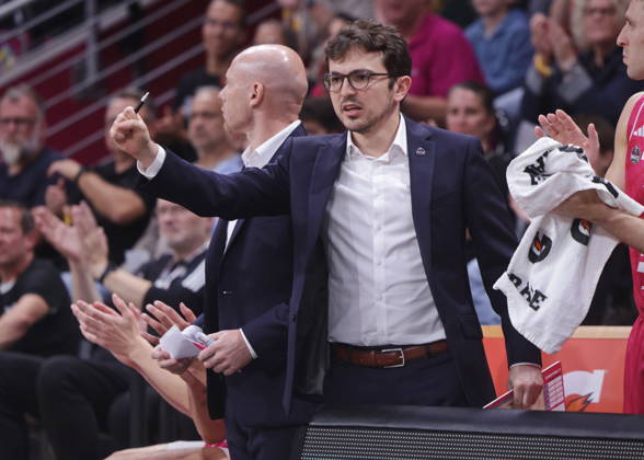 Co-Trainer Thomas Pennellier Telekom Baskets Bonn vs. FC Porto - Basketball Champions League BCL Foto: Jörn Wolter