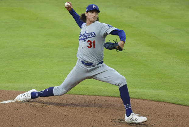 Los Angeles Dodgers pitcher Tyler Glasnow (31) throws against the Atlanta Braves in the fourth inning in an MLB, Baseball Herren, USA National League Division Series playoff game at Truist Park in Atlanta, Georgia, on Wednesday, October 7, 2026.  ATL20261007710 MIKExZARRILLI