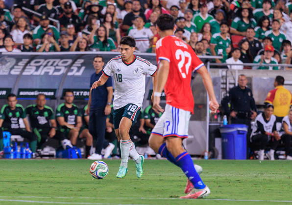 October 6, 2026, Los Angeles, California, USA: Obed Vargas 18 of Mexico during an International Friendly, Länderspiel, Nationalmannschaft match against Chile at Los Angeles Memorial Coliseum on Tuesday, October 6, 2026, in Los Angeles, California. Mexico loses to Chile, 0-2. JAVIER ROJAS PI Mexico Vs. Peru - ZUMAp124 20261006_zaa_p124_153 Copyright: xJavierxRojasx