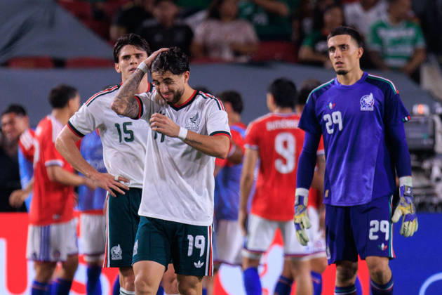 October 6, 2026, Los Angeles, California, USA: Denzell Garcia 19 of Mexico reacts after a goal is scored by Vicente Pizarro 6 of Chile during an International Friendly, Länderspiel, Nationalmannschaft match at Los Angeles Memorial Coliseum on Tuesday, October 6, 2026, in Los Angeles, California. Mexico loses to Chile, 0-2. JAVIER ROJAS PI Mexico Vs. Peru  - ZUMAp124 20261006_zaa_p124_165 Copyright: xJavierxRojasx