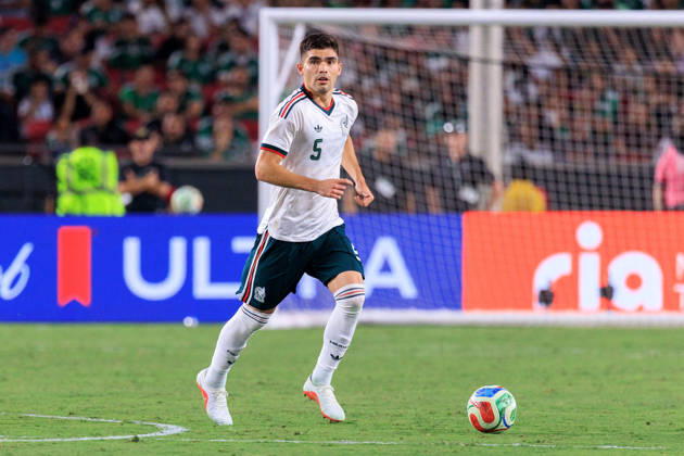 October 6, 2026, Los Angeles, California, USA: Johan Vasquez 5 of Mexico during an International Friendly, Länderspiel, Nationalmannschaft match against Chile at Los Angeles Memorial Coliseum on Tuesday, October 6, 2026, in Los Angeles, California. Mexico loses to Chile, 0-2. JAVIER ROJAS PI Mexico Vs. Peru - ZUMAp124 20261006_zaa_p124_176 Copyright: xJavierxRojasx