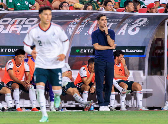 October 6, 2026, Los Angeles, California, USA: Head coach, Rafael Marquez of Mexico watches from the sidelines during an International Friendly, Länderspiel, Nationalmannschaft match against Chile at Los Angeles Memorial Coliseum on Tuesday, October 6, 2026, in Los Angeles, California. Mexico loses to Chile, 0-2. JAVIER ROJAS PI Mexico Vs. Peru - ZUMAp124 20261006_zaa_p124_178 Copyright: xJavierxRojasx