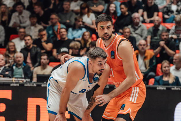 2. Spieltag des Basketball Eurocup Niners Chemnitz - Klaipedos Neptunas 07.10.2026 ab 19.00 Uhr Chemnitz, Chemnitz Arena Im Foto: 21 Mateo Seric, 88 Lukas Kreismontas 2. Spieltag des Basketball Eurocup Niners Chemnitz - Klaipedos Neptunas Chemnitz Sachsen Deutschland Copyright: xEHLxMedia MichelxKöhlerx 20262709-Niners-Chemnitz-Klaipeda-Neptunas-014