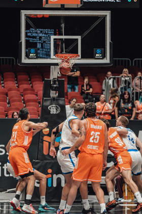 2. Spieltag des Basketball Eurocup Niners Chemnitz - Klaipedos Neptunas 07.10.2026 ab 19.00 Uhr Chemnitz, Chemnitz Arena Im Foto: 25 Ben Burnham beim Freiwurf 2. Spieltag des Basketball Eurocup Niners Chemnitz - Klaipedos Neptunas Chemnitz Sachsen Deutschland Copyright: xEHLxMedia MichelxKöhlerx 20262709-Niners-Chemnitz-Klaipeda-Neptunas-016