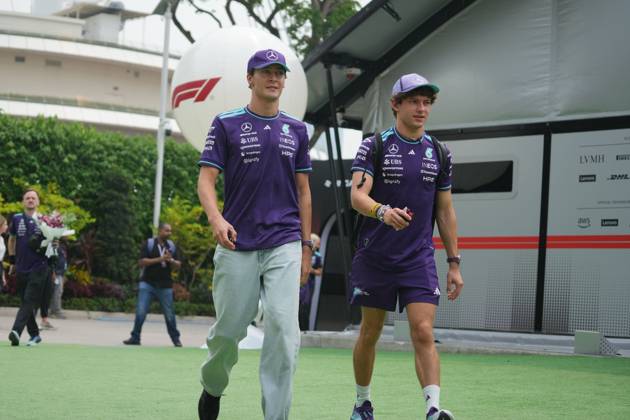 October 8, 2026, Singapore, Singapore: George Russell (GBR) (Mercedes-AMG Petronas F1 Team) and Andrea Kimi Antonelli (ITA) (Mercedes-AMG Petronas F1 Team) in the paddock of the Formula 1 Singapore Grand Prix 2026 at the Marina Bay Street Circuit. F1 2026: (Paddock) Singapore Grand Prix In Singapore, Singapore - 08 Oct 2026 - ZUMAs197 20261008_aaa_s197_007 Copyright: xLucaxMartinix