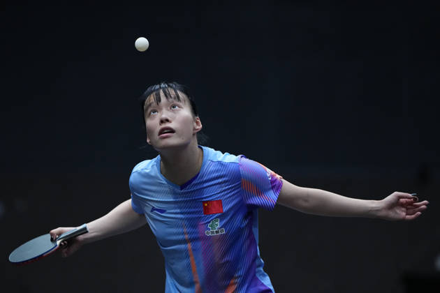 (261008) -- BEIJING, Oct. 8, 2026 -- Shi Xunyao of China serves during the women s singles round of 16 match between Wang Manyu of China and Shi Xunyao of China at 2026 World Table tennis, Tischtennis (WTT) China Smash in Beijing, China, Oct. 8, 2026. ) (SP)CHINA-BEIJING-TABLE TENNIS-WTT-CHINA SMASH-WOMEN S SINGLES (CN) JuxHuanzong