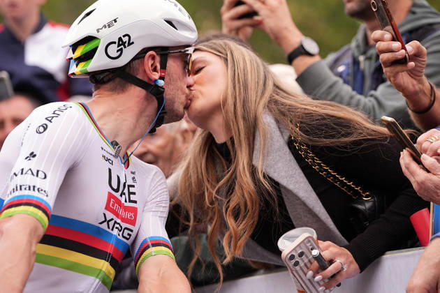 USA s Brandon McNulty of UAE Team Emirates XRG with wife during the 110th edition of the Gran Piemonte 2026 a 185 km one day race from Asti to Bra on October 08, 2026, Italy. Copyright: xMarcoxAlpozzi LaPressex