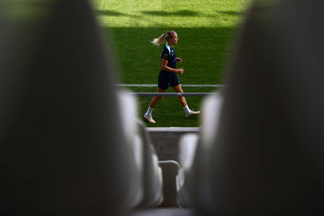 The women s national soccer team is preparing for the World Cup qualifier in Bucharest, Romania, October 8, 2026. Ada Stolsmo Hegerberg during a training session at Stadionul Arcul de Triumf, for the World Cup qualifying match against Romania. Photo: Nikola Krstic, NTB Romania, Bucharest. EDITORIAL USE ONLY. RESTRICTED USE FOR BETTING COMPANIES Copyright: xNikolaxKrsticx xNTBx
