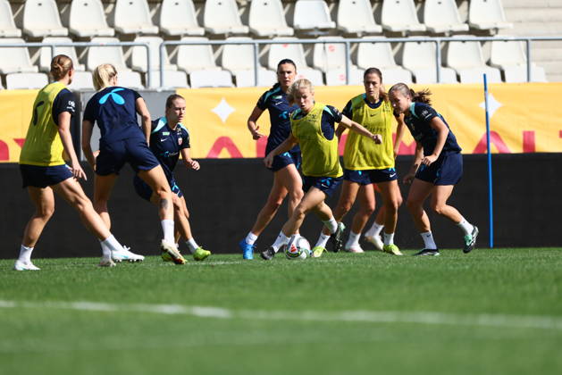 Women s National Soccer Team Prepares for World Cup Qualifiers Bucharest, Romania, October 8, 2026 Lisa Fjeldstad Naalsund and Frida Maanum during a training session at Stadionul Arcul de Triumf, before the World Cup qualifier against Romania. Photo by Nikola Krstic, NTB Romania, Bucharest. EDITORIAL USE ONLY. RESTRICTED USE FOR BETTING COMPANIES. Copyright: xNikolaxKrsticx xNTBx