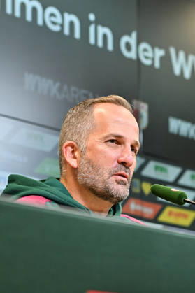 Pressekonferenz FC Augsburg, 08.10.2026 Copyright: xBEAUTIFULxSPORTS Goldbergx