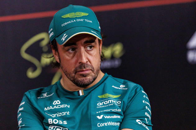 RECORD DATE NOT STATED 8th October 2026; Marina Bay, Singapore; Formula 1, Singapore Grand Prix, Arrival Day; Fernando Alonso (14) of Spain and Aston Martin Aramco Formula One Team during the press conference, PK, Pressekonferenz at the Singapore Grand Prix StephenxBlackberry