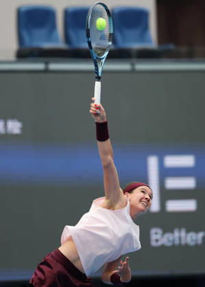 (261008) -- BEIJING, Oct. 8, 2026 -- Nikola Bartunkova of the Czech Republic serves during the women s singles quarterfinal match between Karolina Muchova of the Czech Republic and Nikola Bartunkova of the Czech Republic at 2026 China Open tennis tournament in Beijing, China, Oct. 8, 2026. ) (SP)CHINA-BEIJING-TENNIS-CHINA OPEN-WOMEN S SINGLES (CN) ZhangxChenlin