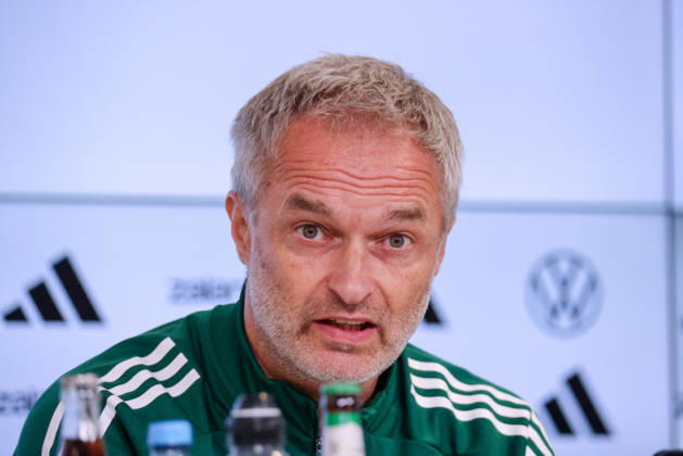 Karlsruhe, Deutschland: 08.10.2026 - Deutsche Fußballnationalmannschaft der Frauen - Abschlusspressekonferenz - Testspiel Deutschland vs. Australien Im Bild: Bundestrainer Christian Wück Wueck (Deutschland) bei der Abschlusspressekonferenz in Karlsruhe Copyright: HMBxMedia MadeleinexFantini