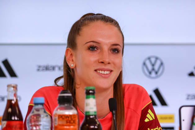 Karlsruhe, Deutschland: 08.10.2026 - Deutsche Fußballnationalmannschaft der Frauen - Abschlusspressekonferenz - Testspiel Deutschland vs. Australien Im Bild: Torhüterin Ena Mahmutovic (Deutschland) bei der Abschlusspressekonferenz in Karlsruhe Copyright: HMBxMedia MadeleinexFantini