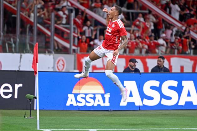 RECORD DATE NOT STATED 7th October 2026; Beira-Rio Stadium, Porto Alegre, Brazil; Brazilian Serie A Football, Internacional versus Corinthians; Vitinho of Internacional celebrates his goal in the 11th minute to go up 1-0 MaxxPeixoto DiaEsportivo