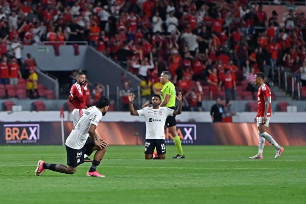RECORD DATE NOT STATED 7th October 2026; Beira-Rio Stadium, Porto Alegre, Brazil; Brazilian Serie A Football, Internacional versus Corinthians; Matheus Bidu of Corinthians shows dejection after the teams 2-1 defeat after the match MaxxPeixoto DiaEsportivo