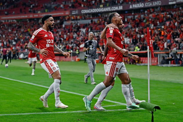 RECORD DATE NOT STATED 7th October 2026; Beira-Rio Stadium, Porto Alegre, Brazil; Brazilian Serie A Football, Internacional versus Corinthians; Alan Patrick of Internacional celebrates his goal with Matheus Bahia and Bruno Henrique in the 77th minute to go up 2-0 MaxxPeixoto DiaEsportivo