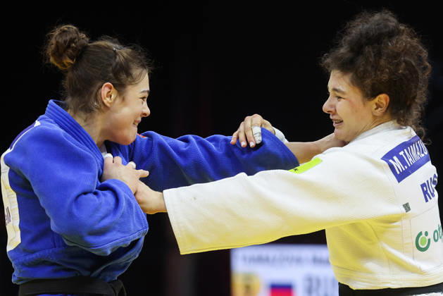 AZERBAIJAN, BAKU - OCTOBER 8, 2026: Madina Taimazova (R) of Russia and Aleksandra Andric of Serbia compete in their -70 kg bout as part of the 2026 World Judo Championships at the National Gymnastics Arena 2026 World Judo Championships In Baku - ZUMAt113 20261008_zaa_t113_500 Copyright: xMikhailxSinitsynx