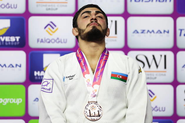 AZERBAIJAN, BAKU - OCTOBER 8, 2026: 3rd placed Murad Fatiyev of Azerbaijan poses during an award ceremony for the men s -90 kg category as part of the 2026 World Judo Championships at the National Gymnastics Arena 2026 World Judo Championships In Baku - ZUMAt113 20261008_zaa_t113_546 Copyright: xMikhailxSinitsynx