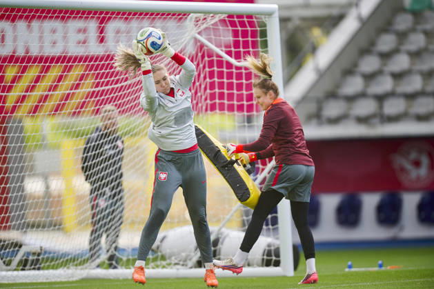 08.10.2026 LEUVEN , PILKA NOZNA KOBIET ( WOMEN S FOOTBALL) TRENING OFICJALNY PRZED POLFINALEM BARAZY MISTRZOSTW SWIATA 2027 TRENING NZ. NATALIA RADKIEWICZ, KINGA SEWERYN FOTO RADOSLAW JOZWIAK CYFRASPORT NEWSPIX.PL --- Newspix.pl RA2_6251