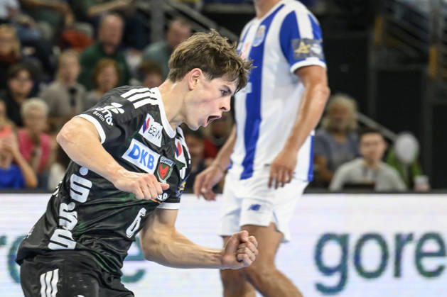 im Bild v.l.: Leo Prantner (Fuechse Berlin, 06), Tor, Treffer, Jubel, Torjubel, Freude, Begeisterung, feiert, GER, Berlin, Handball, Füchse Berlin vs FC Porto, EHF Champions League, 3. Spieltag der Gruppe A , in der Max Schmeling Halle, Am Falkplatz 1, 08.10.2026, Copyright: HMBxMedia UwexKoch