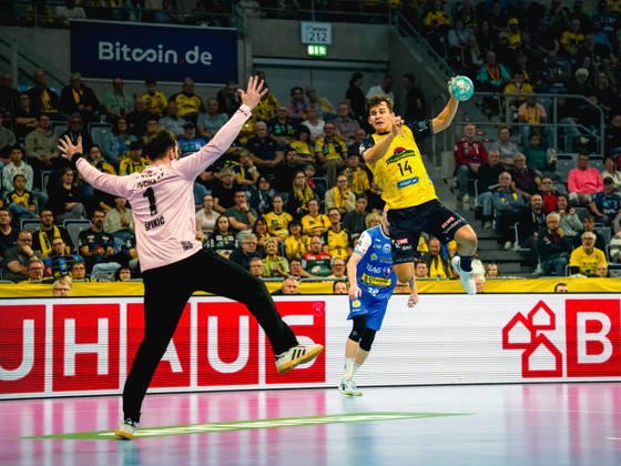 08.10.2026, xwppx, Handball Opel HBL, Rhein-Neckar Loewen - ThSV Eisenach v.l. Matija Spikic (ThSV Eisenach), Gino Steenaerts (Rhein-Neckar Löwen)