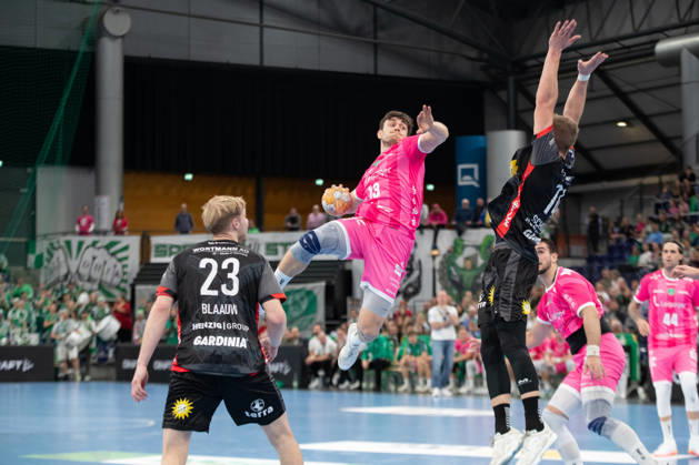 Handball, HBL2: SC DHfK Leipzig - TuS N-Lübbecke; 08.10.2026 Matej Klima (13, SC DHfK Leipzig) steigt zum Wurf hoch. Handball, 2. Bundesliga, Saison 2026 2027, 7. Spieltag: SC DHfK Leipzig vs. TuS N-Lübbecke am 08.10.2026 in der Quarterback Immobilien Arena Leipzig. Copyright: xBEAUTIFULxSPORTS JanxKaeferx