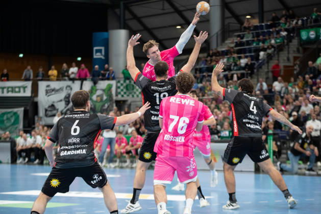 Handball, HBL2: SC DHfK Leipzig - TuS N-Lübbecke; 08.10.2026 Franz Semper (32, SC DHfK Leipzig) wirft aus dem Rückraum. Handball, 2. Bundesliga, Saison 2026 2027, 7. Spieltag: SC DHfK Leipzig vs. TuS N-Lübbecke am 08.10.2026 in der Quarterback Immobilien Arena Leipzig. Copyright: xBEAUTIFULxSPORTS JanxKaeferx
